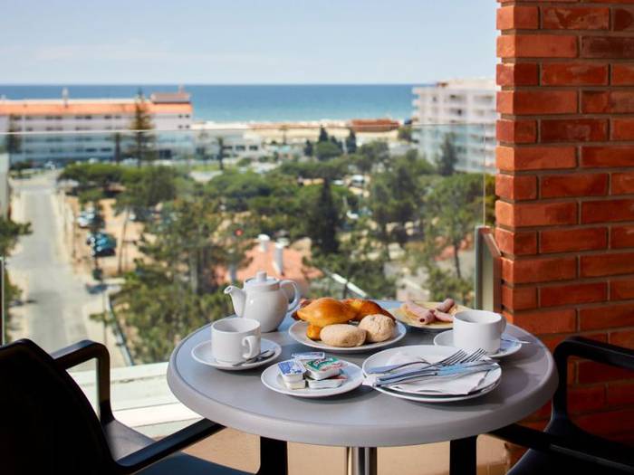 HabitaciÓn doble - twin con balcÓn alcazar hotel & spa monte gordo HabitaciÓn doble - twin con balcÓn alcazar hotel & spa monte gordo