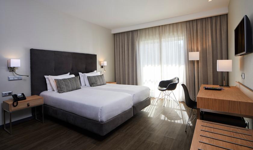 QUARTO DUPLO & TWIN COM VARANDA Alcazar Hotel & SPA Monte Gordo QUARTO DUPLO & TWIN COM VARANDA Alcazar Hotel & SPA Monte Gordo