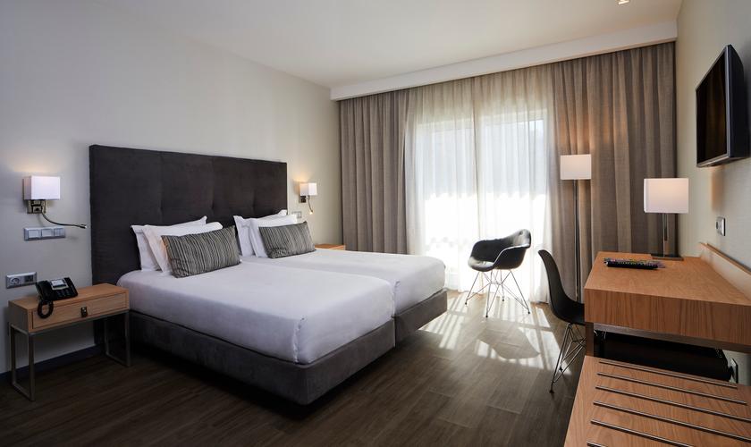 HABITACIÓN DOBLE - TWIN CON BALCÓN Alcazar Hotel & SPA Monte Gordo HABITACIÓN DOBLE - TWIN CON BALCÓN Alcazar Hotel & SPA Monte Gordo