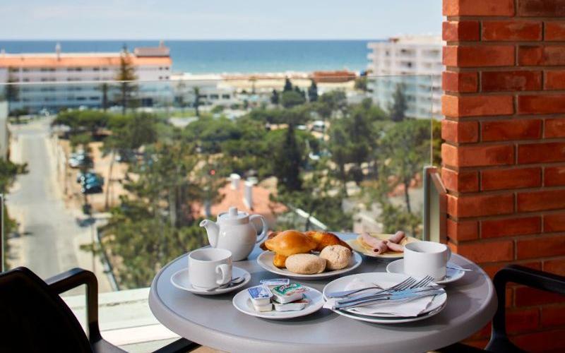TWEEPERSOONS/TWIN-KAMER MET BALKON Alcazar Hotel & SPA Monte Gordo TWEEPERSOONS/TWIN-KAMER MET BALKON Alcazar Hotel & SPA Monte Gordo