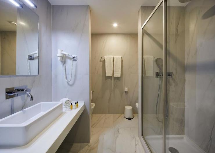 ECONOMY TWIN ROOM  Alcazar Hotel & SPA Monte Gordo ECONOMY TWIN ROOM  Alcazar Hotel & SPA Monte Gordo